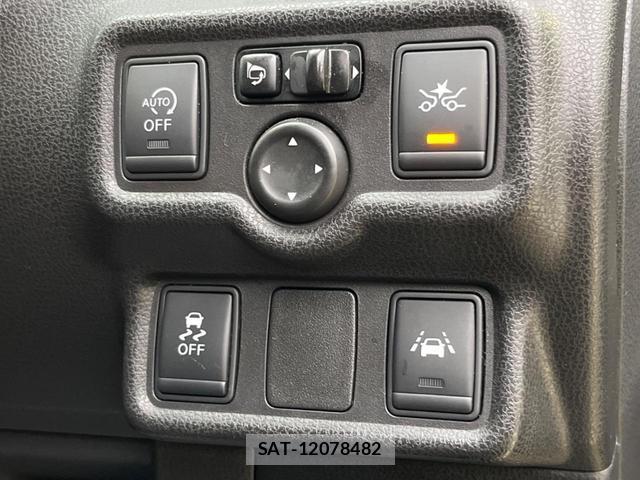 Nissan NOTE 2014-12 8853910-4
