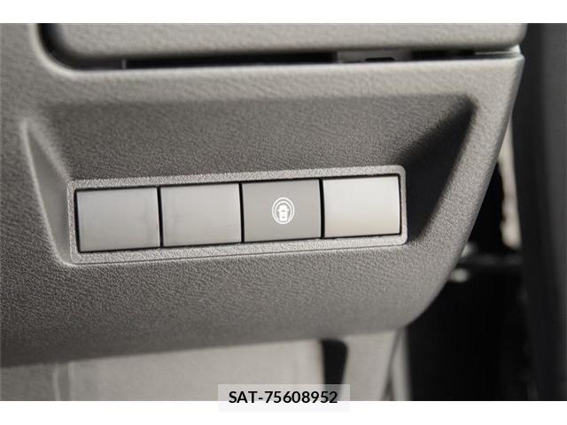 Nissan NOTE 2023-08 8853934-11