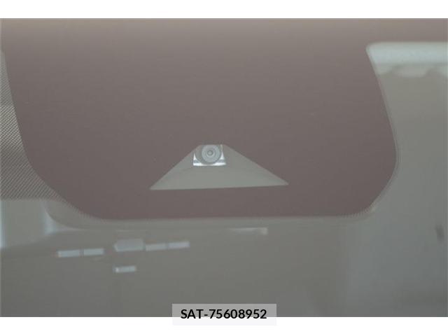 Nissan NOTE 2023-08 8853934-12