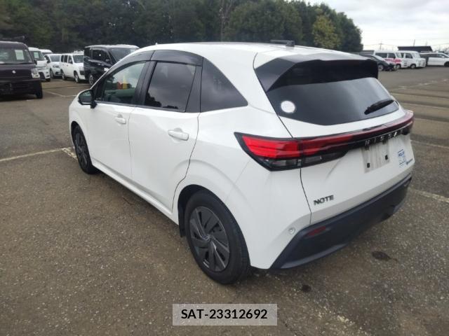 Nissan NOTE 2021-09 8854094-5