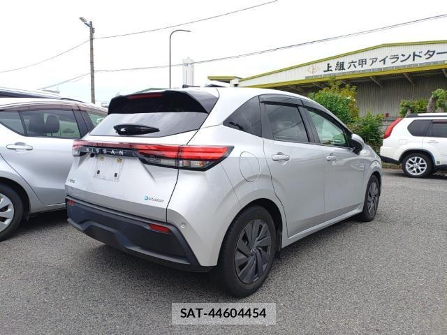 Nissan NOTE 2022-03 8854183-4