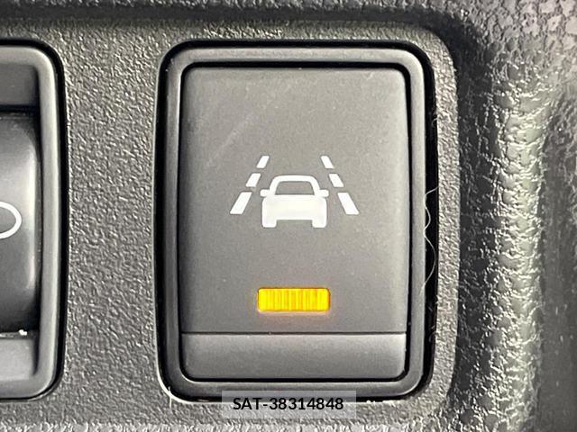 Nissan NOTE 2017-11 8855169-5