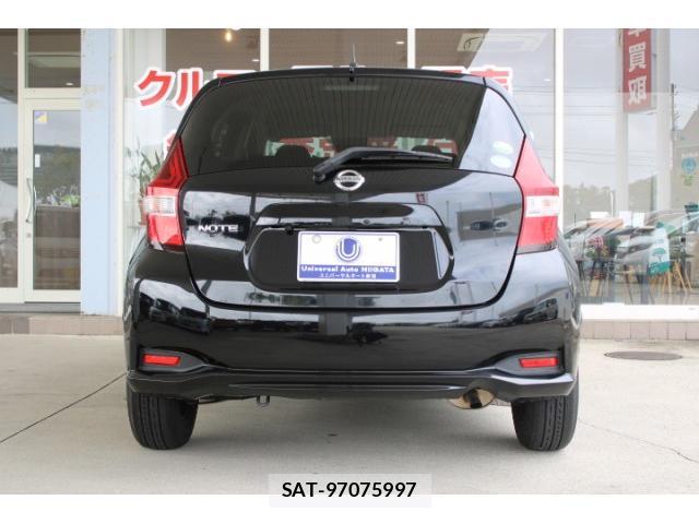 Nissan NOTE 2018-03 8855596-11