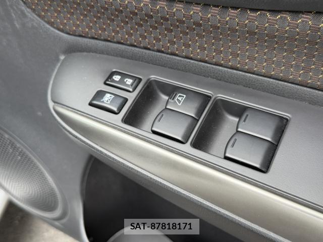Nissan NOTE 2016-02 8855665-9