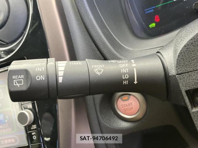 Nissan NOTE 2017-09 8856893-17