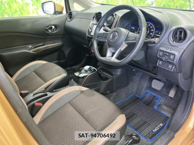 Nissan NOTE 2017-09 8856893-4