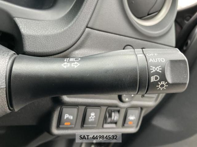 Nissan NOTE 2019-06 8857106-14