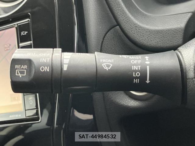 Nissan NOTE 2019-06 8857106-15