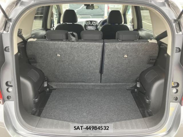Nissan NOTE 2019-06 8857106-7