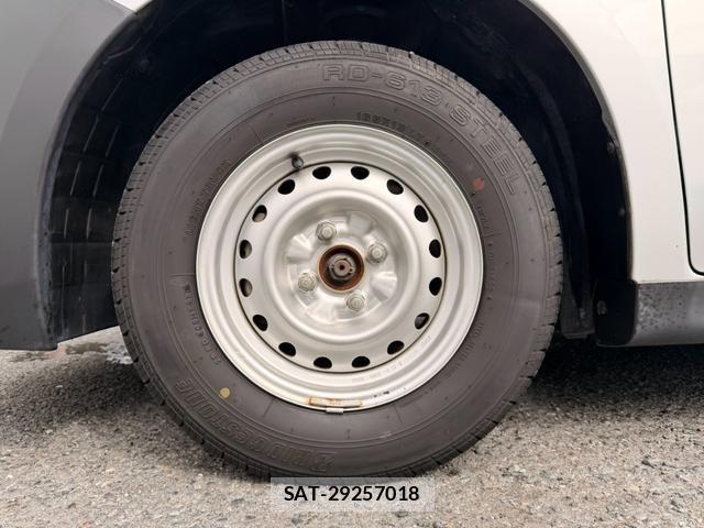 Nissan NV150 AD 2018-07 8856484-16