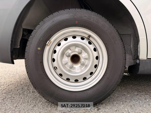 Nissan NV150 AD 2018-07 8856484-18