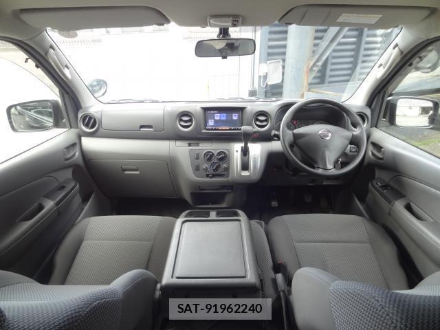 Nissan NV350 Caravan 2012-08 8855092-2