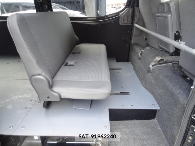 Nissan NV350 Caravan 2012-08 8855092-4