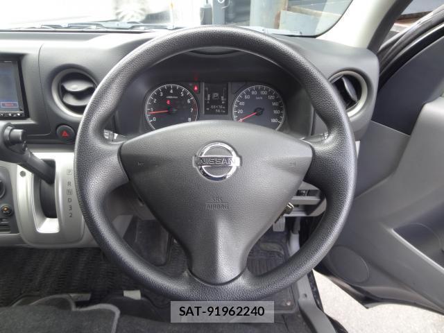 Nissan NV350 Caravan 2012-08 8855092-6