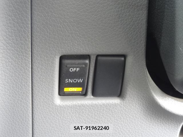 Nissan NV350 Caravan 2012-08 8855092-8
