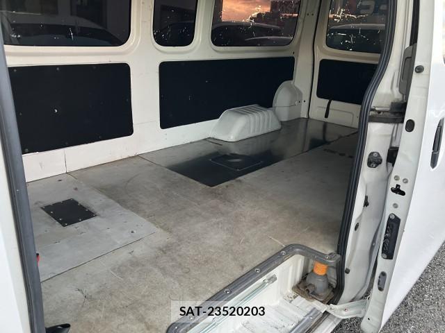 Nissan NV350 Caravan 2014-06 8856143-4