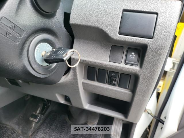 Nissan CARAVAN WAGON 2017-03 8854240-16