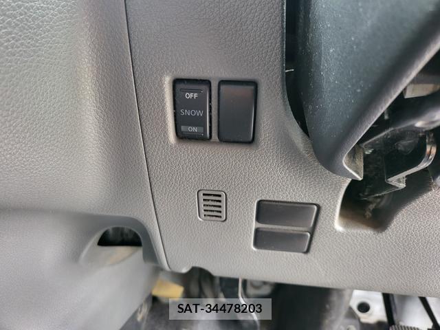 Nissan CARAVAN WAGON 2017-03 8854240-17
