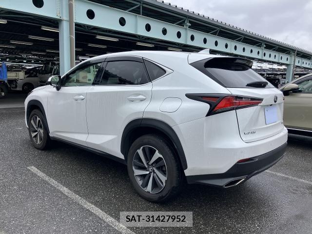 Lexus NX 2018-05 8854652-1