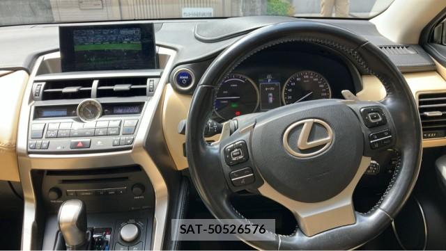 Lexus NX 2015-10 8855285-16