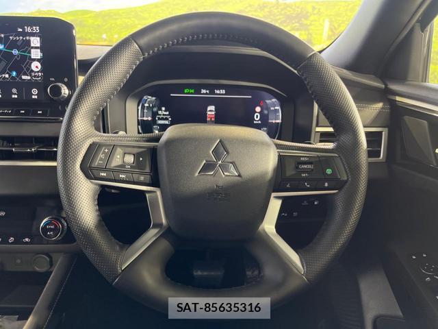Mitsubishi OUTLANDER PHEV 2023-09 8854312-12