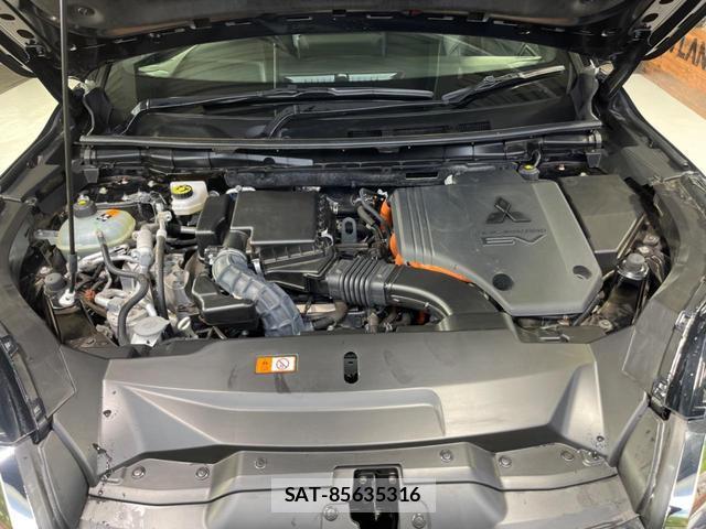 Mitsubishi OUTLANDER PHEV 2023-09 8854312-17