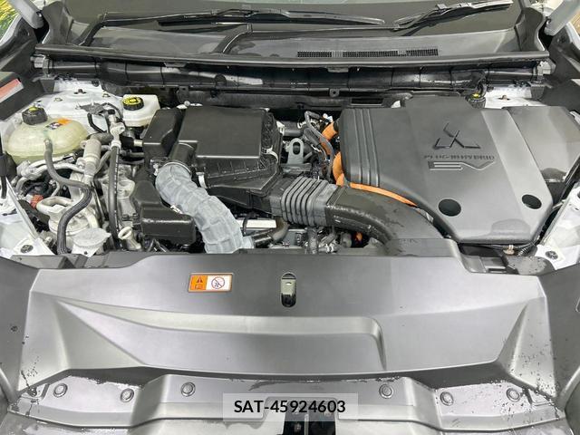 Mitsubishi OUTLANDER PHEV 2022-08 8854701-17
