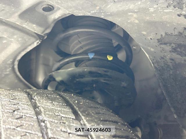 Mitsubishi OUTLANDER PHEV 2022-08 8854701-19