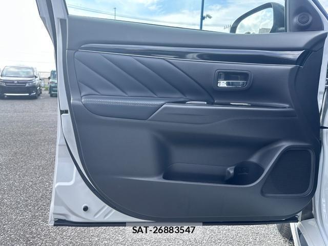 Mitsubishi OUTLANDER PHEV 2020-01 8854924-9