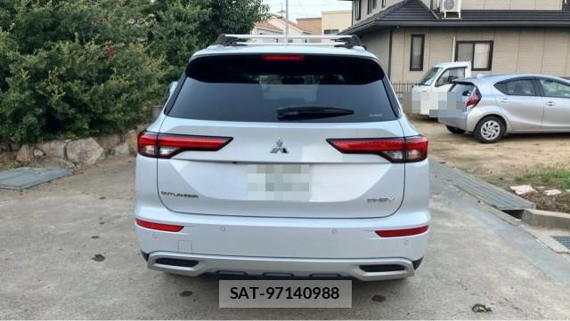 Mitsubishi OUTLANDER PHEV 2023-10 8855360-1