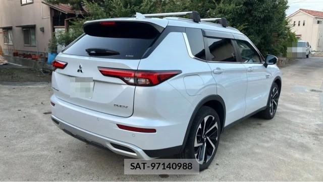 Mitsubishi OUTLANDER PHEV 2023-10 8855360-12