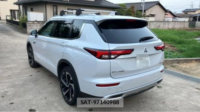 Mitsubishi OUTLANDER PHEV 2023-10 8855360-13