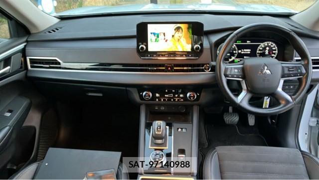 Mitsubishi OUTLANDER PHEV 2023-10 8855360-2