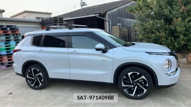 Mitsubishi OUTLANDER PHEV 2023-10 8855360-3