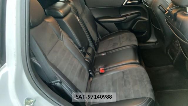 Mitsubishi OUTLANDER PHEV 2023-10 8855360-6