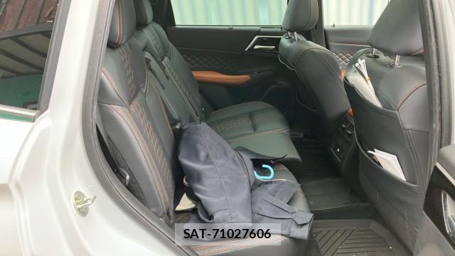 Mitsubishi OUTLANDER PHEV 2022-08 8855411-6