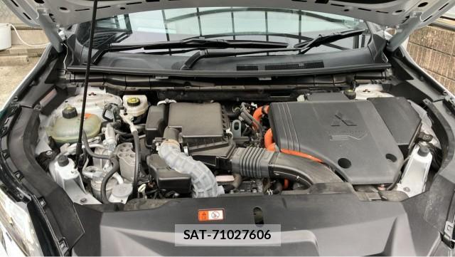Mitsubishi OUTLANDER PHEV 2022-08 8855411-7