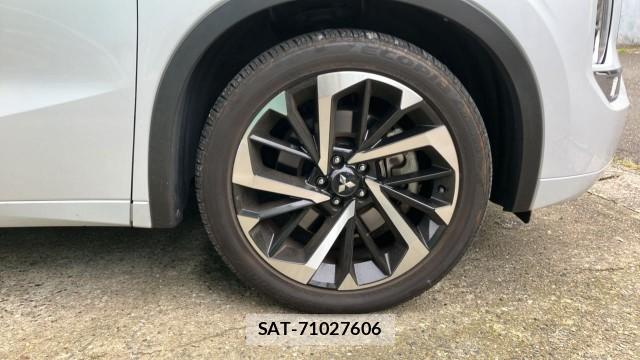 Mitsubishi OUTLANDER PHEV 2022-08 8855411-8