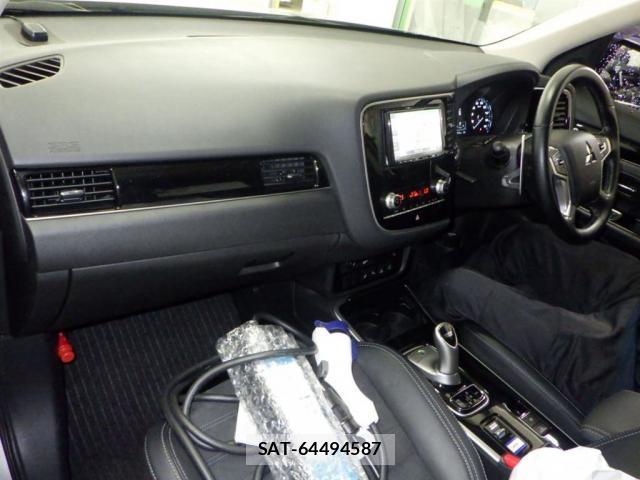 Mitsubishi OUTLANDER PHEV 2021-08 8855550-2