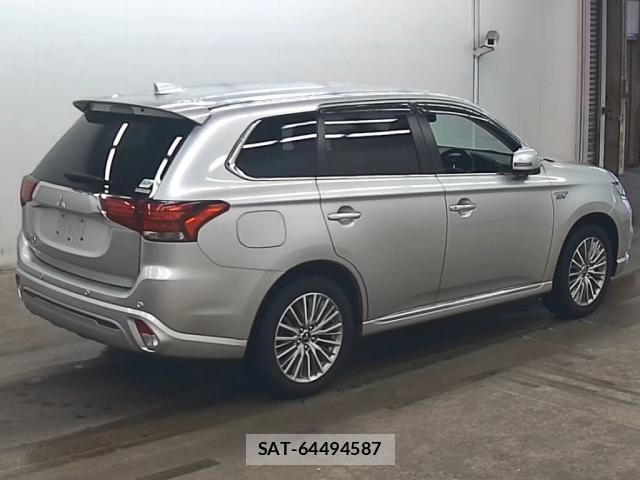 Mitsubishi OUTLANDER PHEV 2021-08 8855550-3