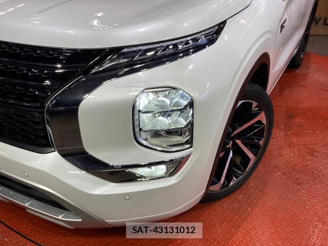 Mitsubishi OUTLANDER PHEV 2022-01 8855700-12