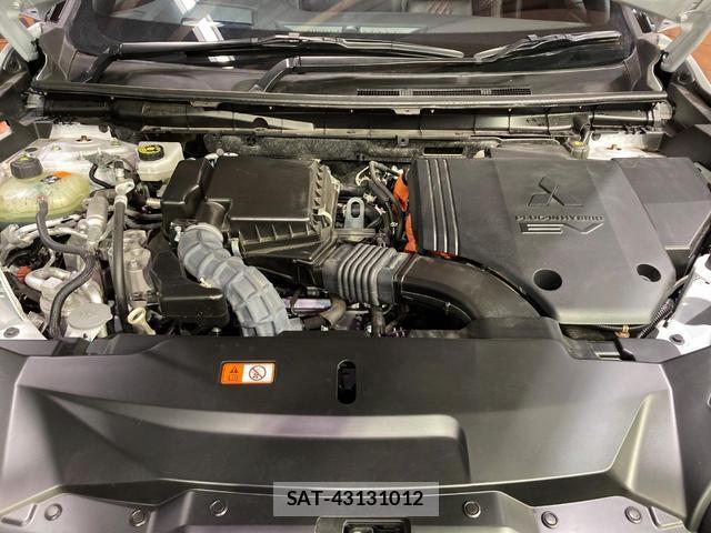 Mitsubishi OUTLANDER PHEV 2022-01 8855700-18