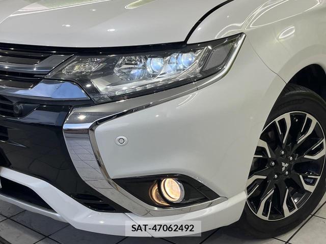 Mitsubishi OUTLANDER PHEV 2016-10 8856670-11