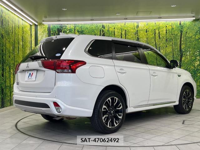 Mitsubishi OUTLANDER PHEV 2016-10 8856670-16