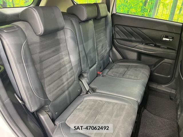Mitsubishi OUTLANDER PHEV 2016-10 8856670-8