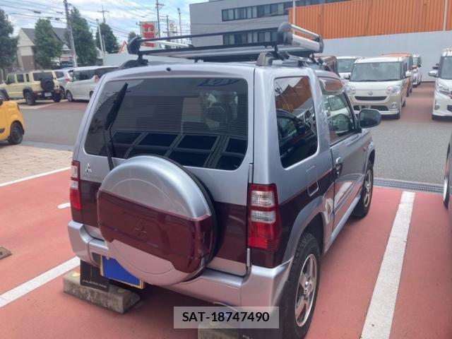 Mitsubishi PAJERO MINI 2011-08 8854610-12