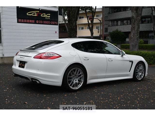 Porsche PANAMERA 2012-04 8855982-13