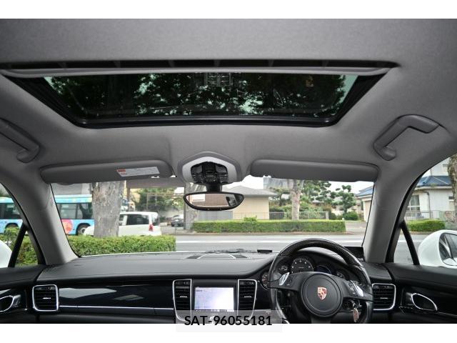 Porsche PANAMERA 2012-04 8855982-16
