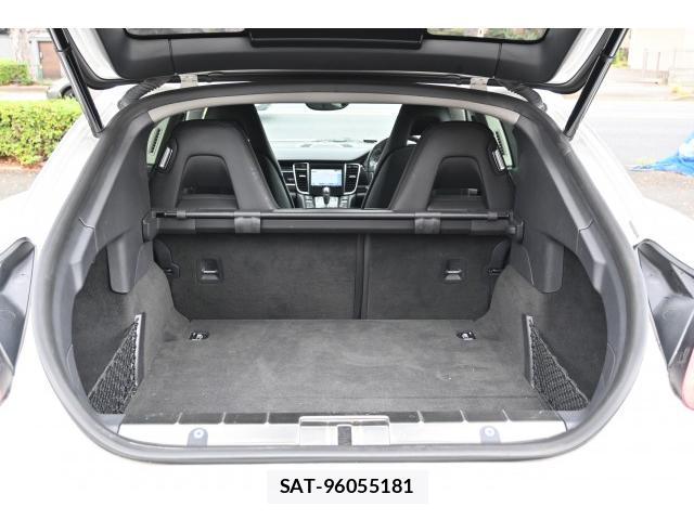 Porsche PANAMERA 2012-04 8855982-18