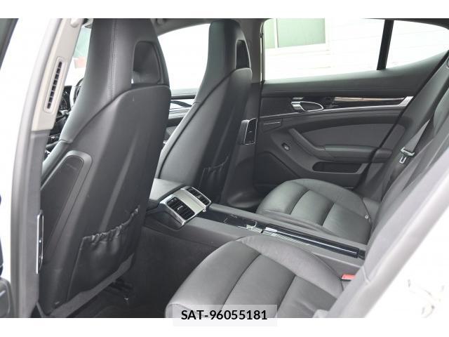 Porsche PANAMERA 2012-04 8855982-6